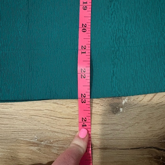 Athleta Echo Short Sleeve Revere Collar Button Through Top in Emerald Green - Picture 11 of 11